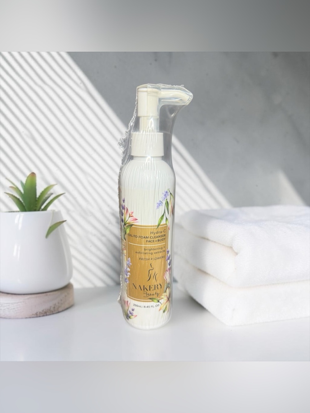 💛NAKERY BEAUTY💛Hydra-C Oil-To-Foam Face & Body Cleanser in Fresh Flowers/NIP